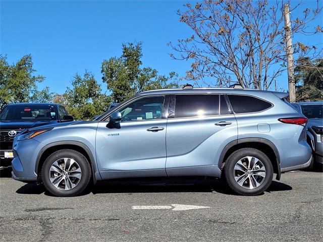 used 2020 Toyota Highlander Hybrid car, priced at $38,322