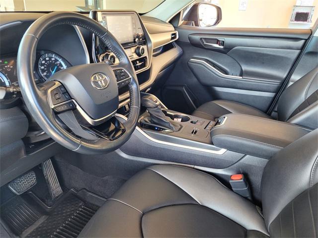 used 2020 Toyota Highlander Hybrid car, priced at $38,322