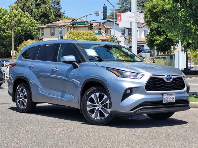 used 2020 Toyota Highlander Hybrid car, priced at $37,355