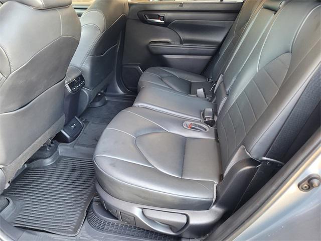 used 2020 Toyota Highlander Hybrid car, priced at $37,355