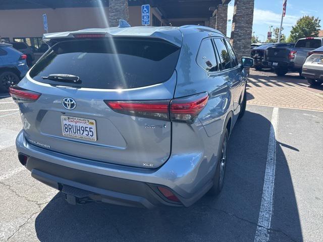 used 2020 Toyota Highlander Hybrid car, priced at $34,995