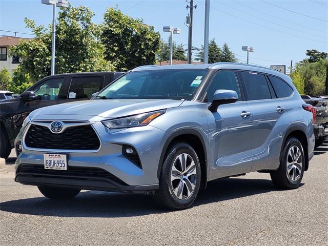 used 2020 Toyota Highlander Hybrid car, priced at $37,355