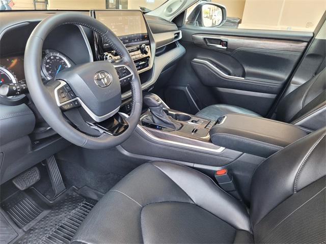 used 2022 Toyota Highlander Hybrid car, priced at $43,944