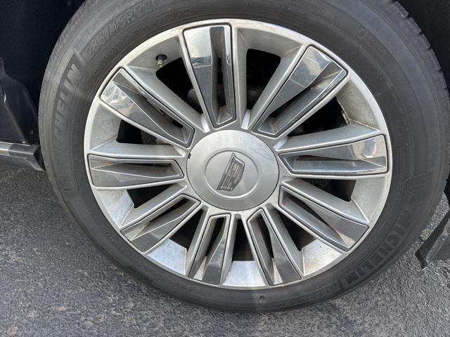 used 2018 Cadillac Escalade ESV car, priced at $26,266