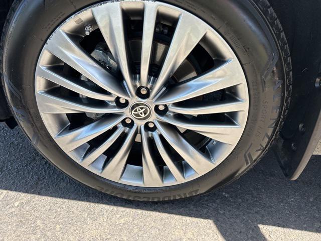 used 2021 Toyota Highlander Hybrid car, priced at $43,988