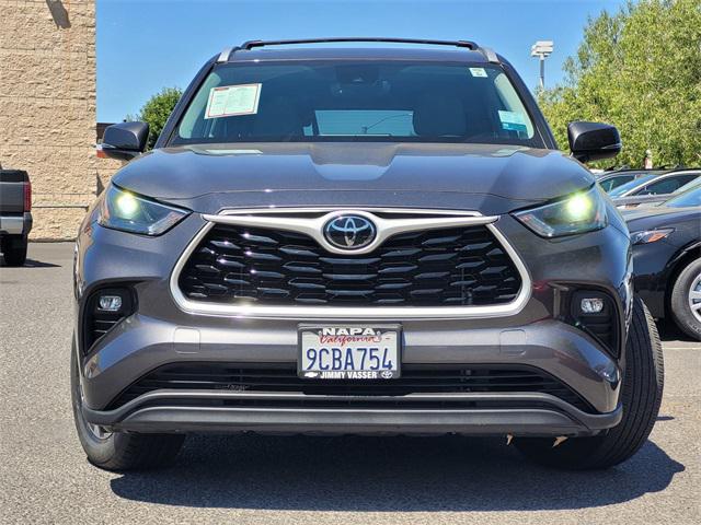 used 2022 Toyota Highlander car, priced at $41,320