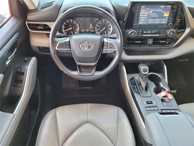 used 2022 Toyota Highlander car, priced at $41,320