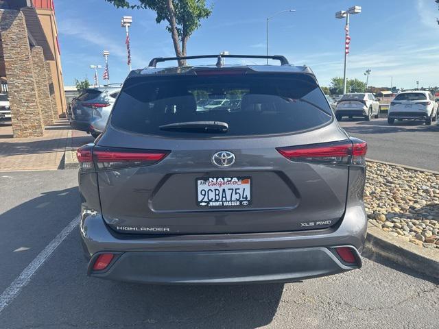 used 2022 Toyota Highlander car, priced at $42,016