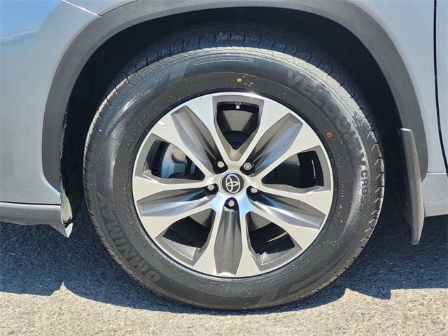 used 2023 Toyota Highlander car, priced at $41,376