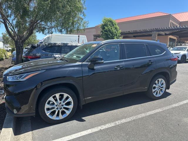 used 2022 Toyota Highlander Hybrid car, priced at $29,995