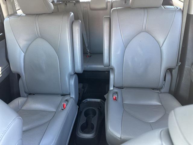 used 2022 Toyota Highlander Hybrid car, priced at $29,995