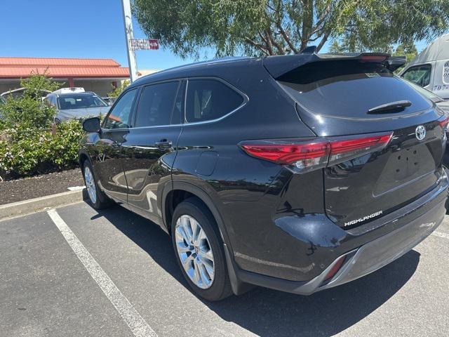 used 2022 Toyota Highlander Hybrid car, priced at $29,995