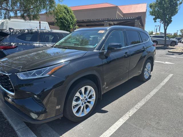 used 2022 Toyota Highlander Hybrid car, priced at $29,995