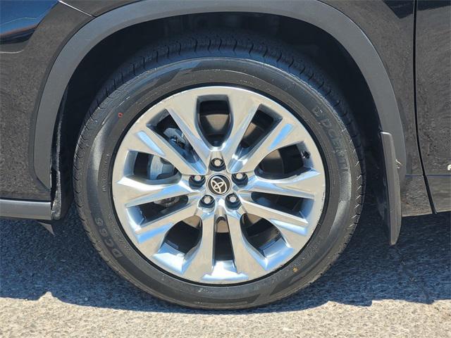 used 2022 Toyota Highlander Hybrid car, priced at $29,889
