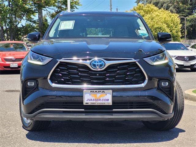 used 2022 Toyota Highlander Hybrid car, priced at $29,889