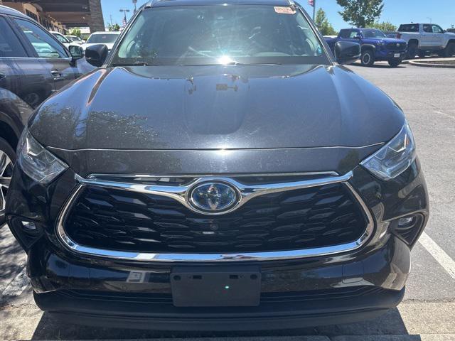 used 2022 Toyota Highlander Hybrid car, priced at $29,995