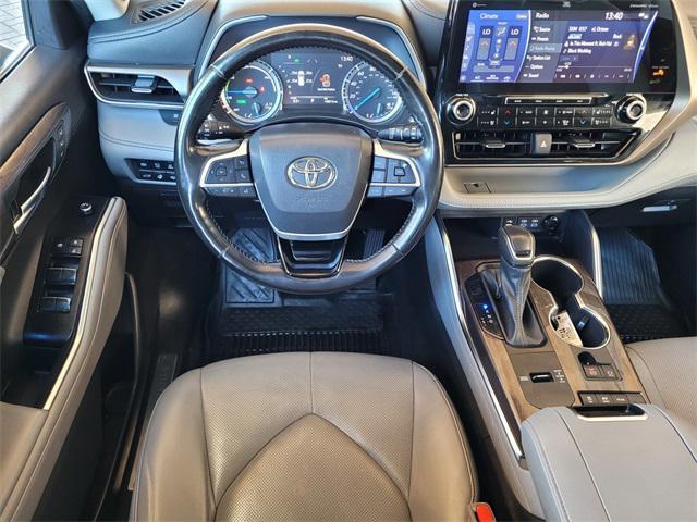 used 2022 Toyota Highlander Hybrid car, priced at $29,889