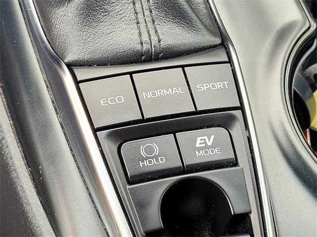 used 2019 Toyota Camry Hybrid car, priced at $18,662