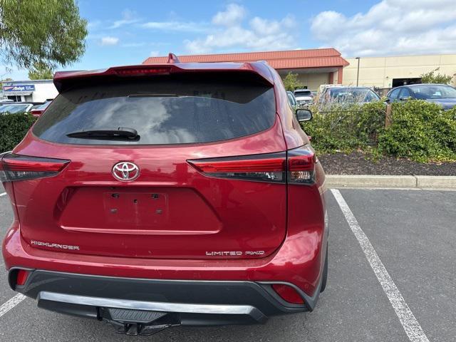 used 2020 Toyota Highlander car, priced at $37,951