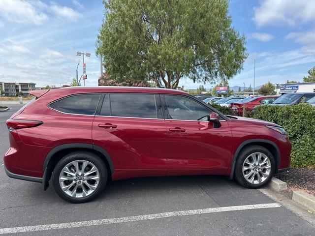 used 2020 Toyota Highlander car, priced at $37,951