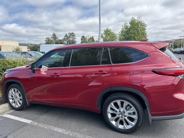 used 2020 Toyota Highlander car, priced at $37,951