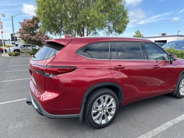 used 2020 Toyota Highlander car, priced at $37,951