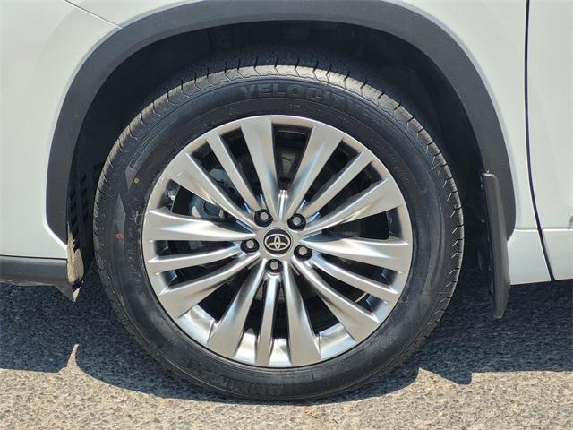 used 2023 Toyota Highlander Hybrid car, priced at $48,422