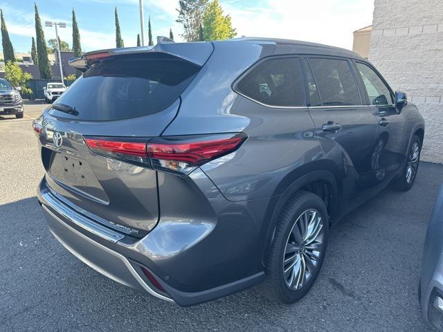 used 2023 Toyota Highlander car, priced at $28,379