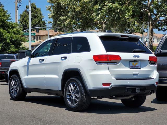 used 2018 Jeep Grand Cherokee car, priced at $17,124