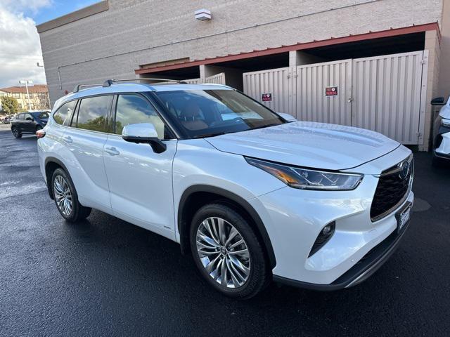 used 2023 Toyota Highlander Hybrid car, priced at $49,990