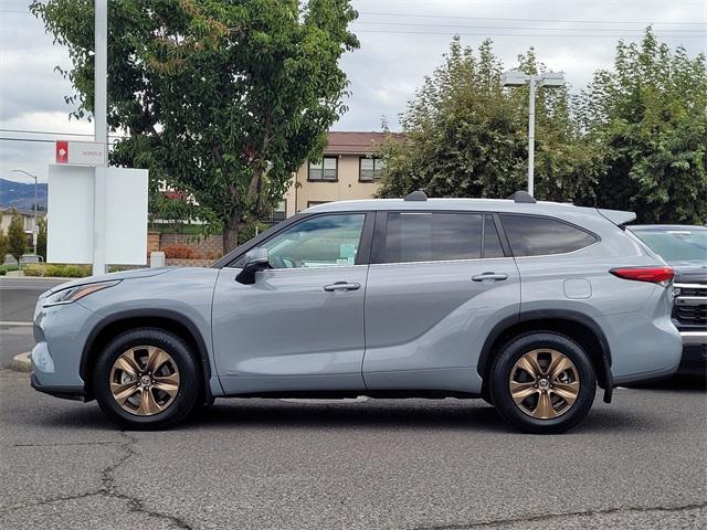 used 2023 Toyota Highlander Hybrid car, priced at $38,995