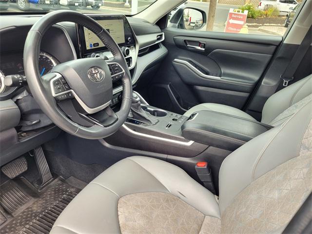 used 2023 Toyota Highlander Hybrid car, priced at $38,995