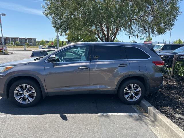 used 2019 Toyota Highlander car, priced at $29,995