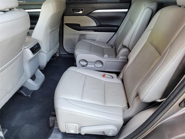 used 2019 Toyota Highlander car, priced at $29,508