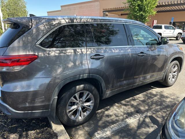 used 2019 Toyota Highlander car, priced at $29,995