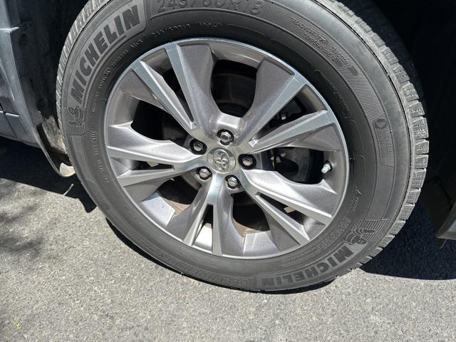 used 2019 Toyota Highlander car, priced at $29,995