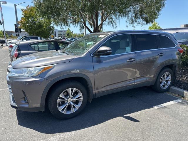 used 2019 Toyota Highlander car, priced at $29,995