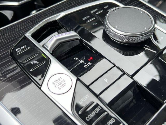 new 2026 BMW X7 car, priced at $102,080