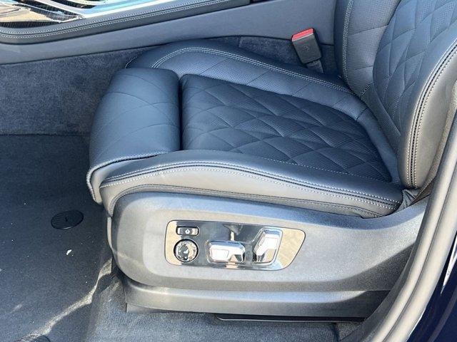 new 2026 BMW X7 car, priced at $102,080