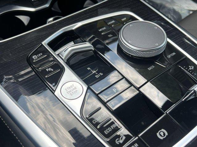 new 2026 BMW X7 car, priced at $102,080