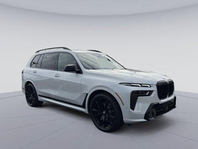 new 2025 BMW X7 car, priced at $118,520