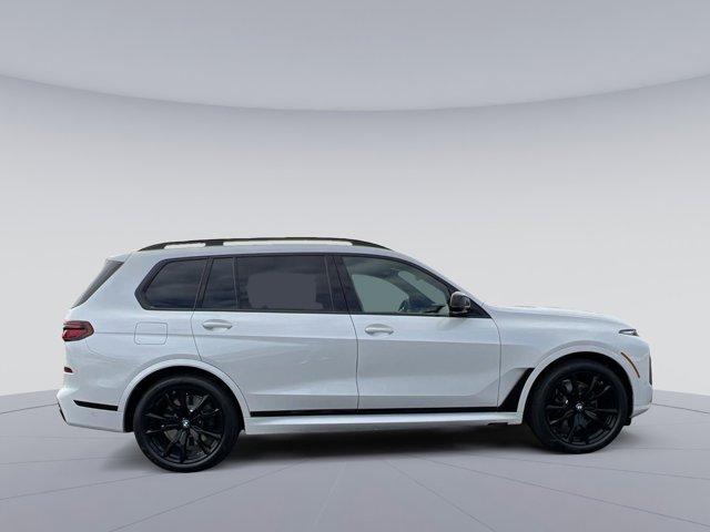 new 2025 BMW X7 car, priced at $118,520