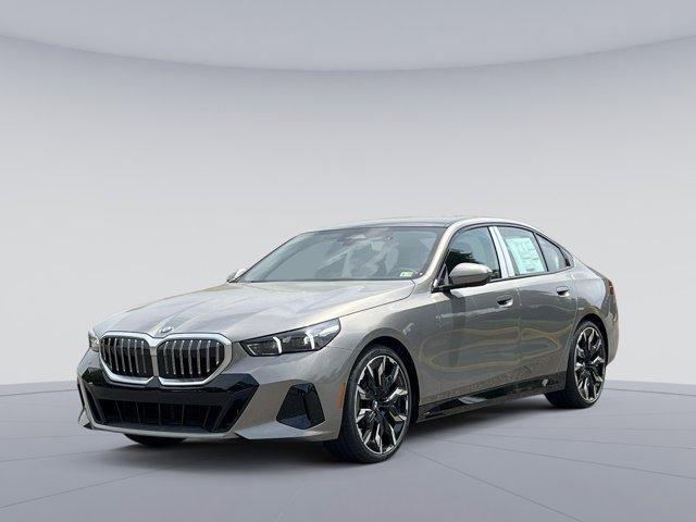 new 2024 BMW 540 car, priced at $78,095
