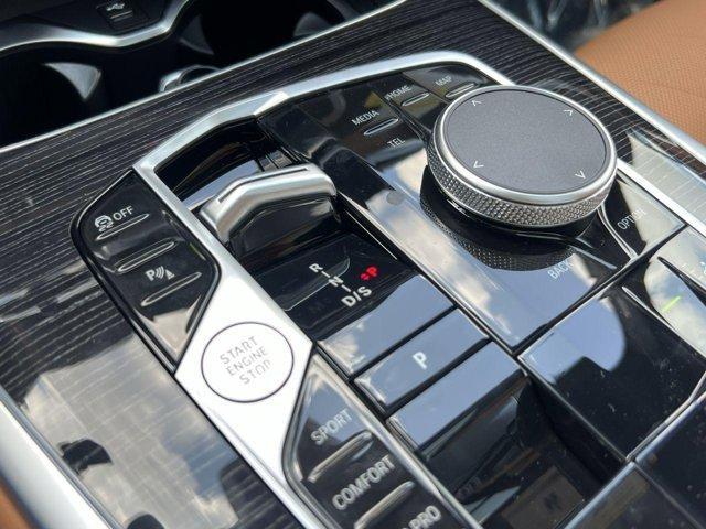 new 2026 BMW X7 car, priced at $100,130