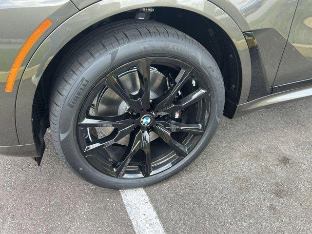 new 2026 BMW X7 car, priced at $100,130