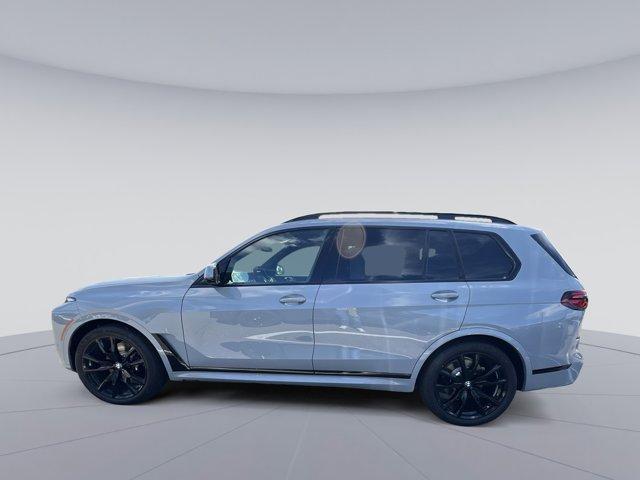 new 2026 BMW X7 car, priced at $100,130