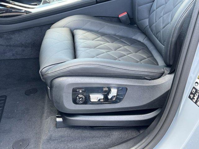 new 2026 BMW X7 car, priced at $100,130