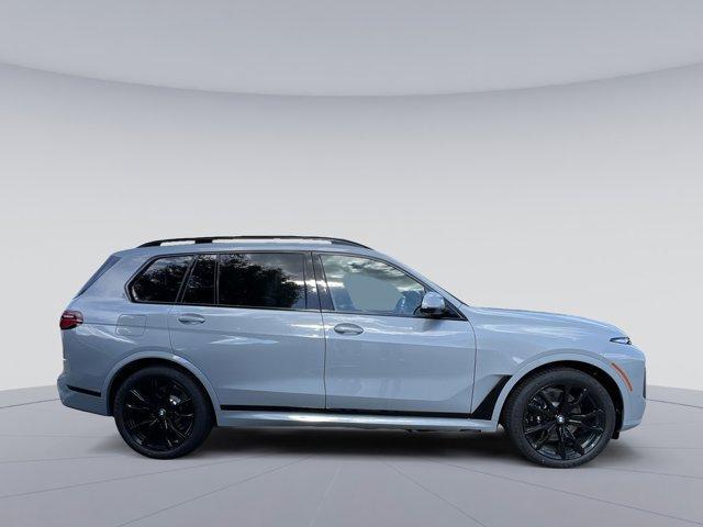 new 2026 BMW X7 car, priced at $100,130