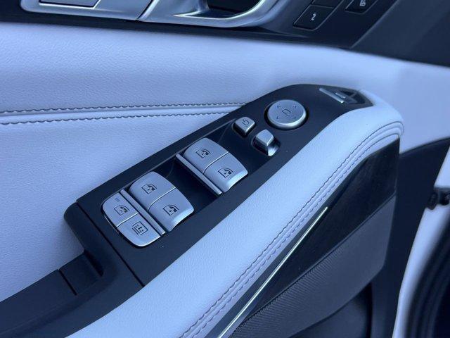 new 2026 BMW X7 car, priced at $96,175