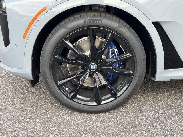 new 2026 BMW X7 car, priced at $100,130